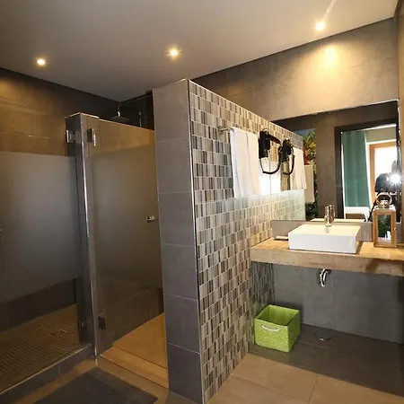 Lost & Found - & 招待所